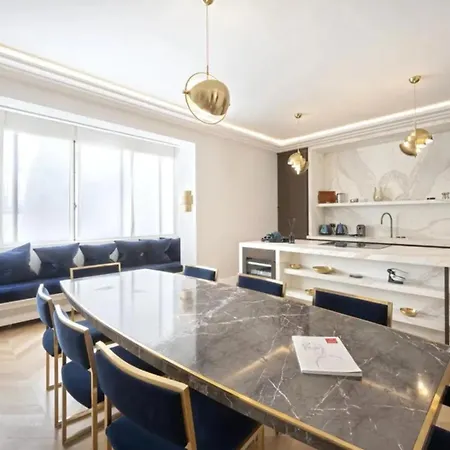 Penthouse Special Paris شقة باريس